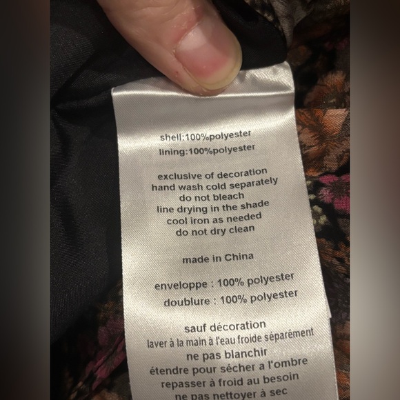 DB Studio Floral Print Tiered Aline Rose Floral V-Neck Mini Dress - Picture 5 of 7